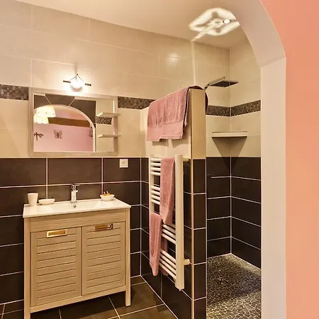 Bed and Breakfast Clos De La Gourmandiere Saint-Lothain