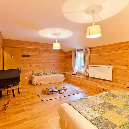Clos De La Gourmandiere Bed and Breakfast 3*