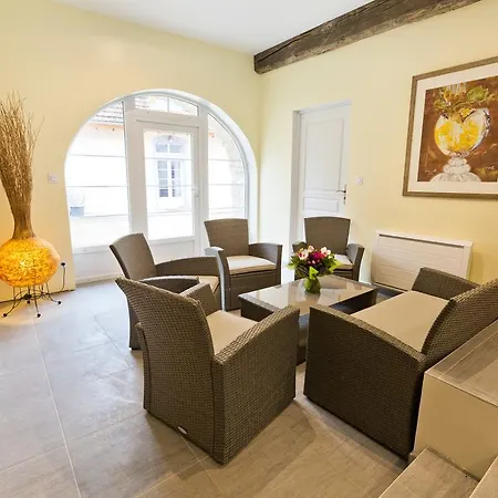 Clos De La Gourmandiere Bed and Breakfast 3*