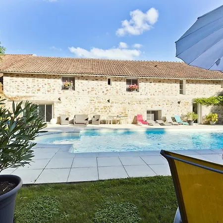 Clos De La Gourmandiere Bed and Breakfast 3*